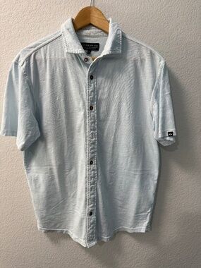 Fish Hippie Co. Light Blue Slub Knit Short Sleeve Button Down Shirt - Medium